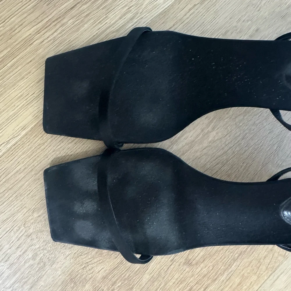 Saint Laurent Black Jaspe Square-Toe Slingback Heels - Picture 2 of 9
